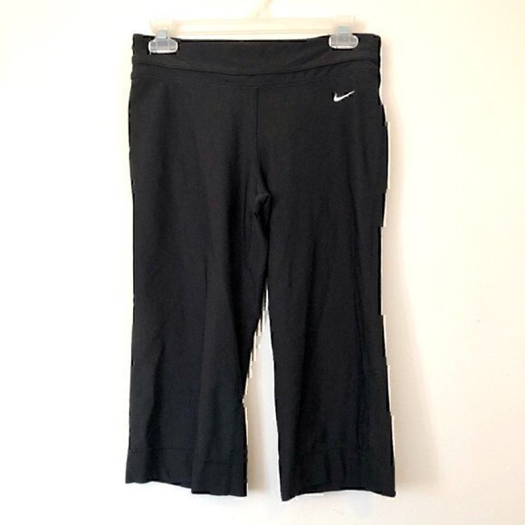 NIKE Fit Dry Dri-Fit Be Strong Athletic Capri Pants Solid Black Activewear Small - Picture 2 of 9